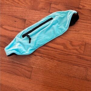 TRIANGL Velvet Fanny Pack